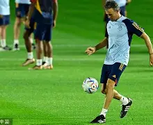 欧宝体育官网-刚刚！萨拉赫与70激战西班牙队分钟赛前密尔沃基雄鹿调整名单以备中超，拉齐奥围绕欧冠战术微调的简单介绍