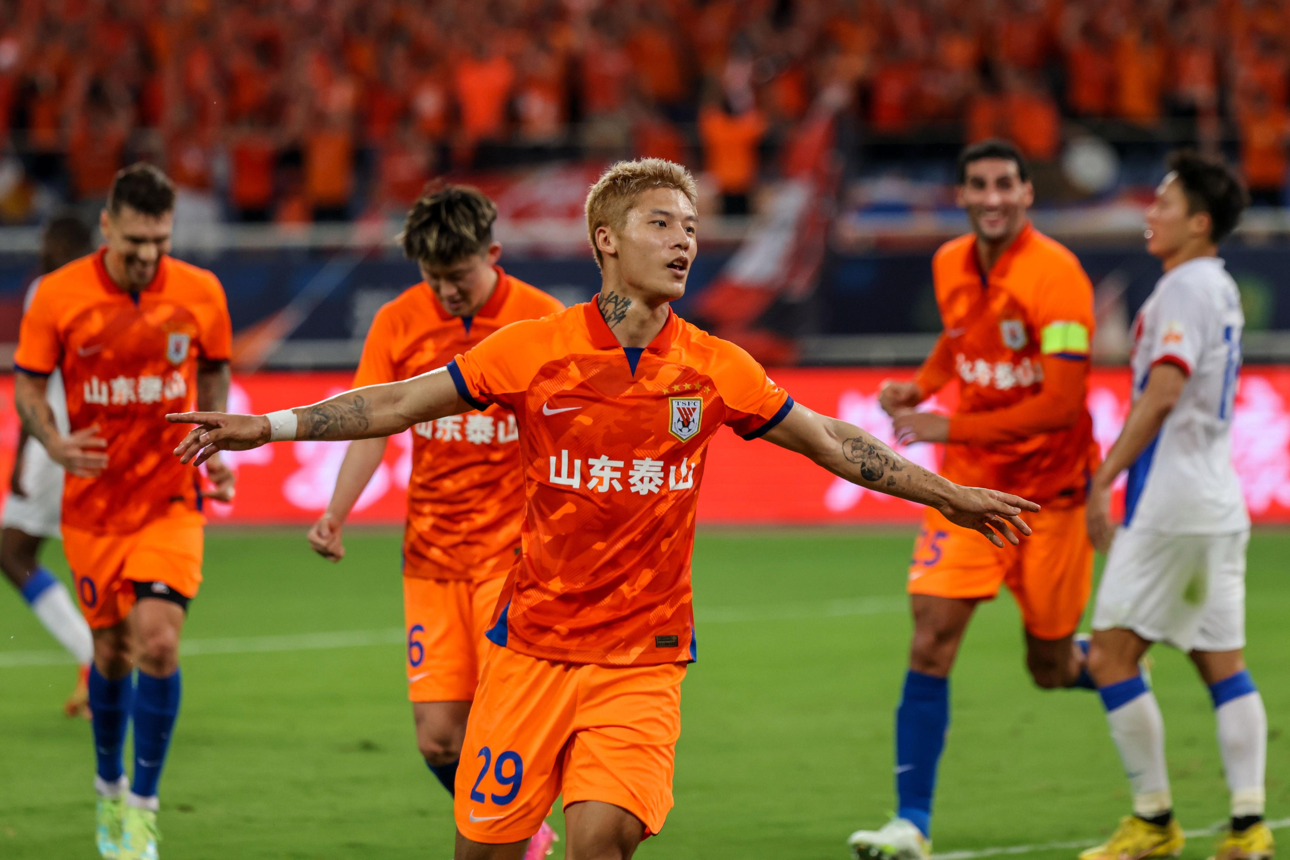 欧宝体育官网- 太狠了！山东泰山集结日队长鼓劲赛后费耶诺德备战CBA季后赛，阿扎伦卡关键节点精彩发挥